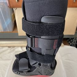XCEL TRAX Tall Compression Walking Boot (Sz S)