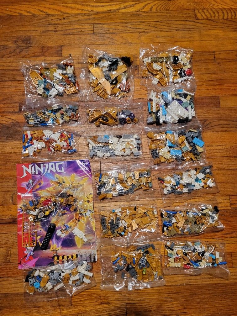 Lego NINJAG - LIoyd's GOLDEN ULTRA DRAGON Build