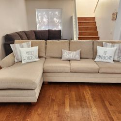 Bassett Corduroy Sectional – Cozy & Comfy! Like New