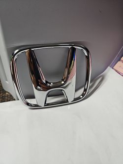 05-11 Honda Civic/ Odyssey front grille Emblem Silver OEM