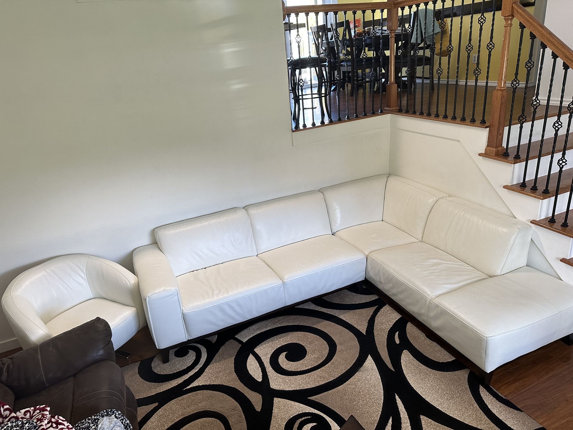 Sofas and 2 armchairs