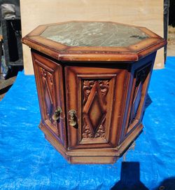 Vintage octagonal side table w green marble top.
