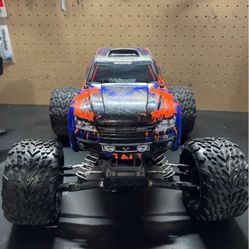 Traxxas Stampede Monster Truck Excellent condition Very fast and fun Ready to run with your battery and charger.Price is Firm.Paid over $300 new.Just 