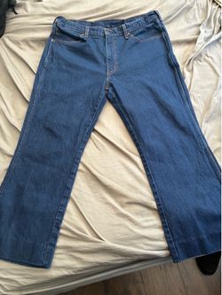 34x28 537 Bootcut Levi’s (will also fit a 35 waist aswell)