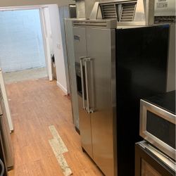 Viking Professional Refrigerator 36”