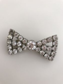 Vintage Bow Pin / Brooch