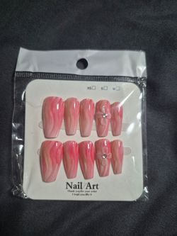Press on nails
