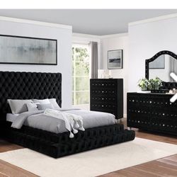 Brand New Elegant Stefania Queen Size Bedroom Set 