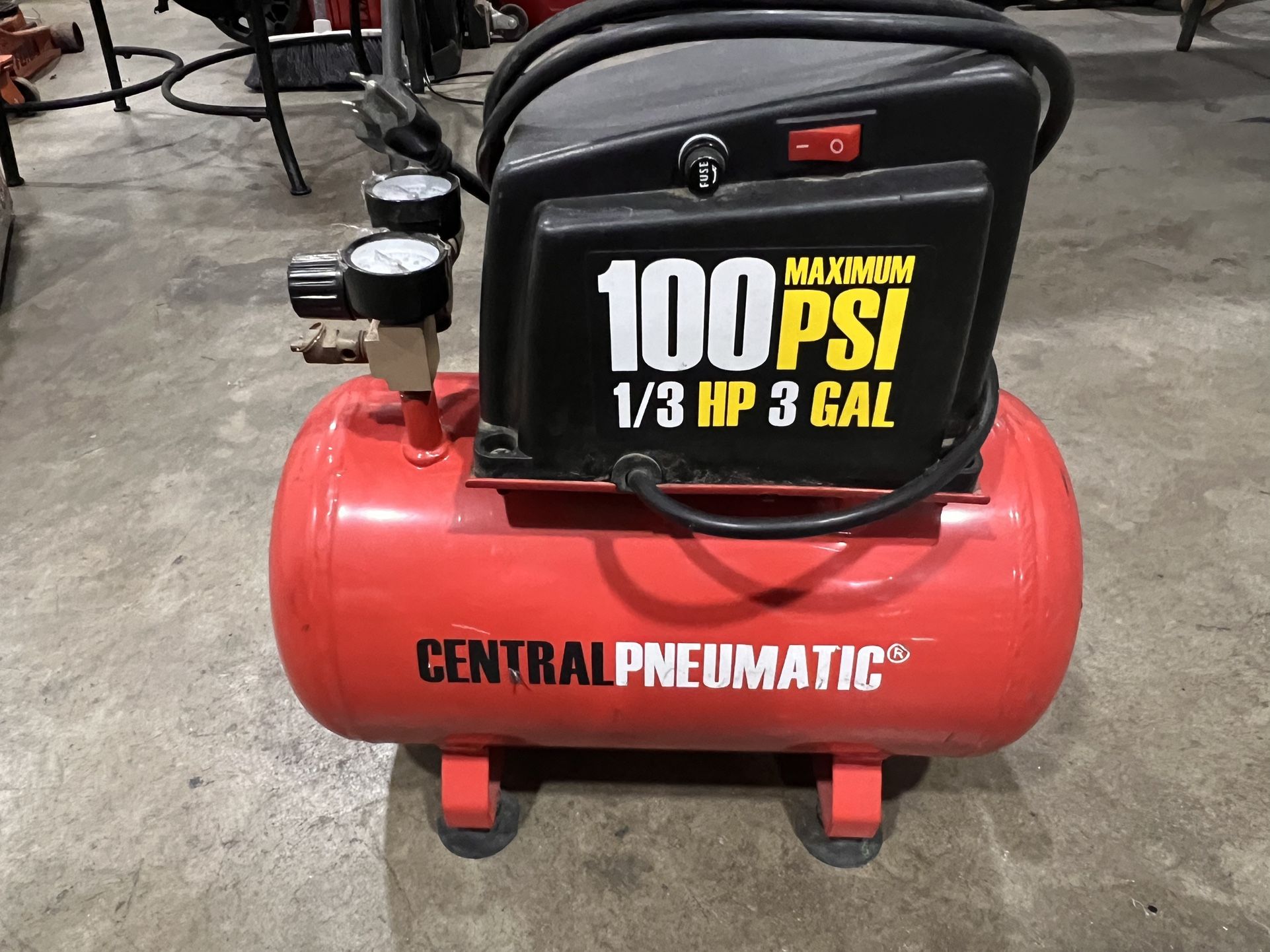 AIR COMPRESSOR