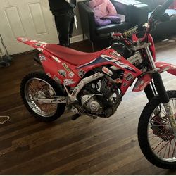 Dirt Bike For Sell don’t Use Anymore Still Runs Fine 