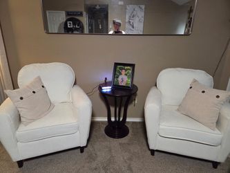 Accent chairs
