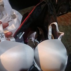 Victoria's Secret Blingy Bra Size 34d