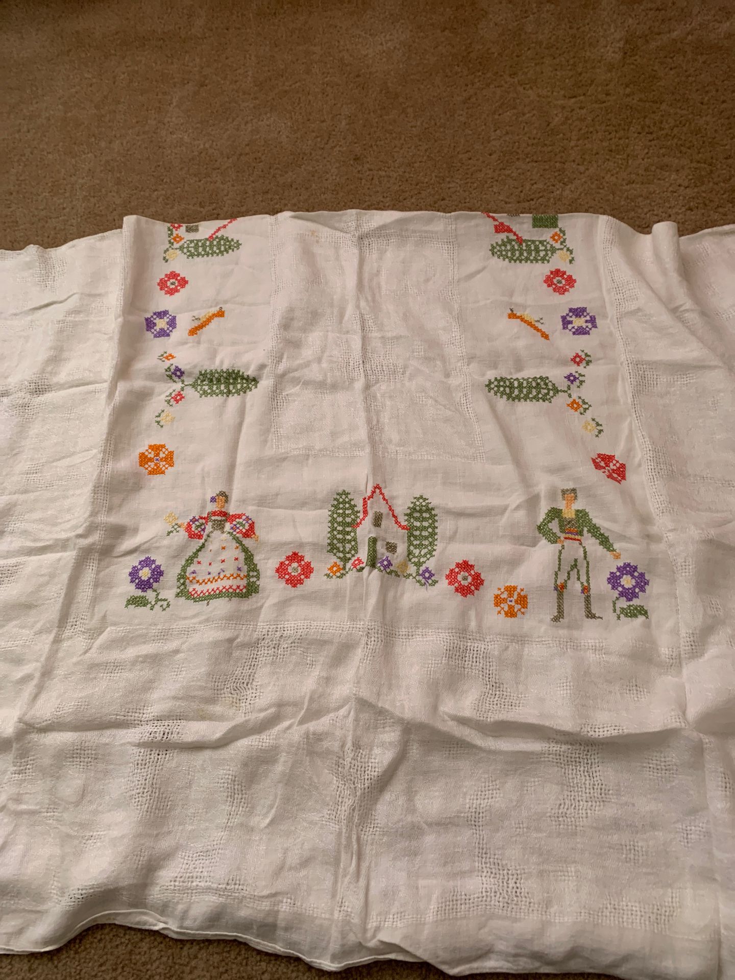 Cross stitch tablecloth 46x60