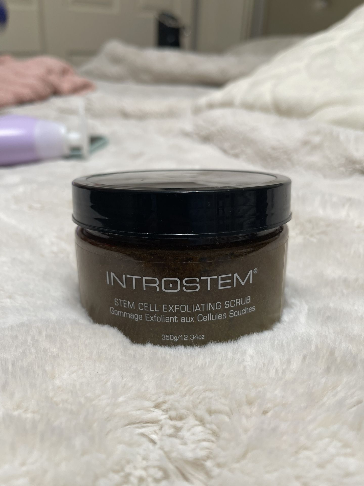 Introstem Exfoliating Scrub
