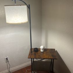 Lamp W Small Desk
