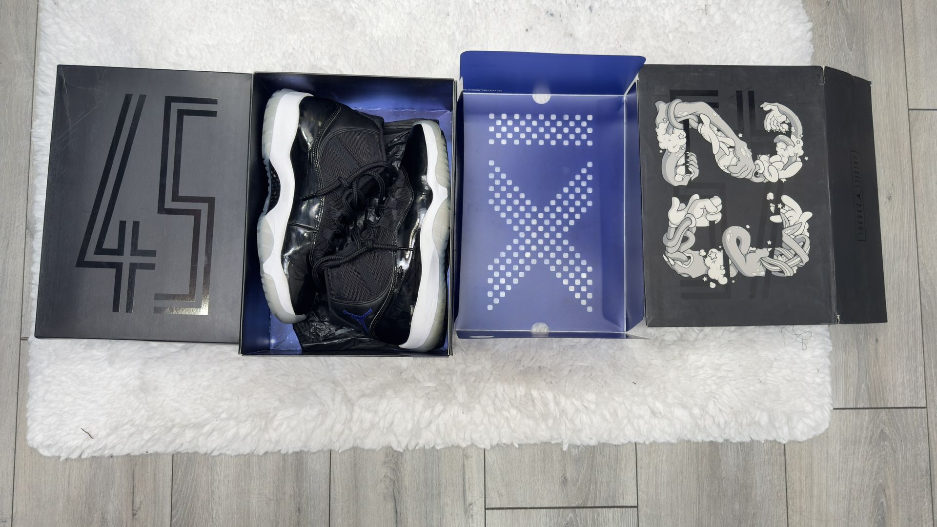 Jordan 11 Space jam M9