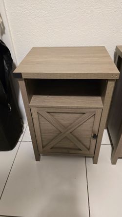 Set of 2 Nightstands