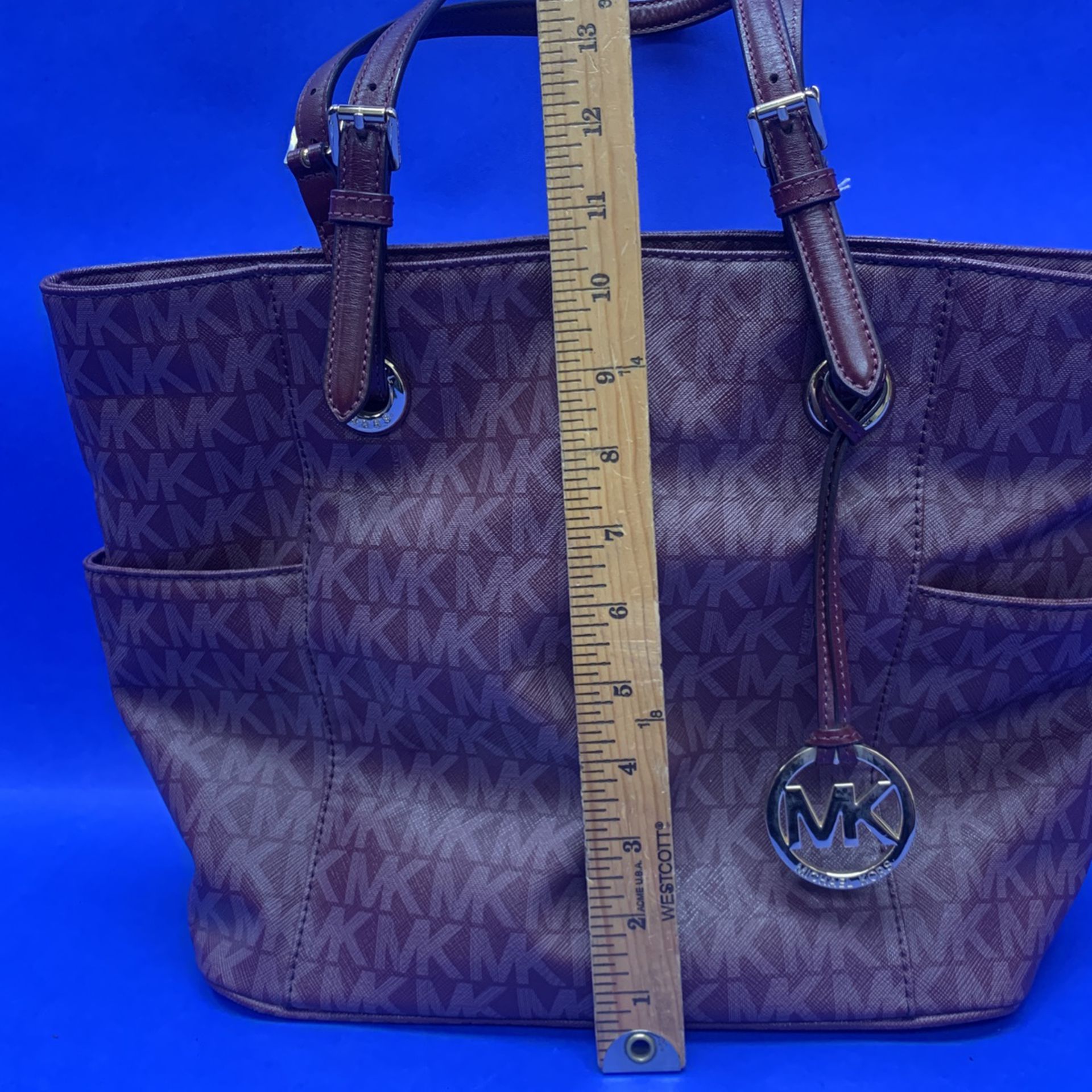 Michael Kors Jodie Small Logo Jacquard Tote Bag for Sale in Chula Vista, CA  - OfferUp