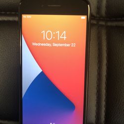 iPhone 7 factory unlocked to any carrier 32 GB great condition