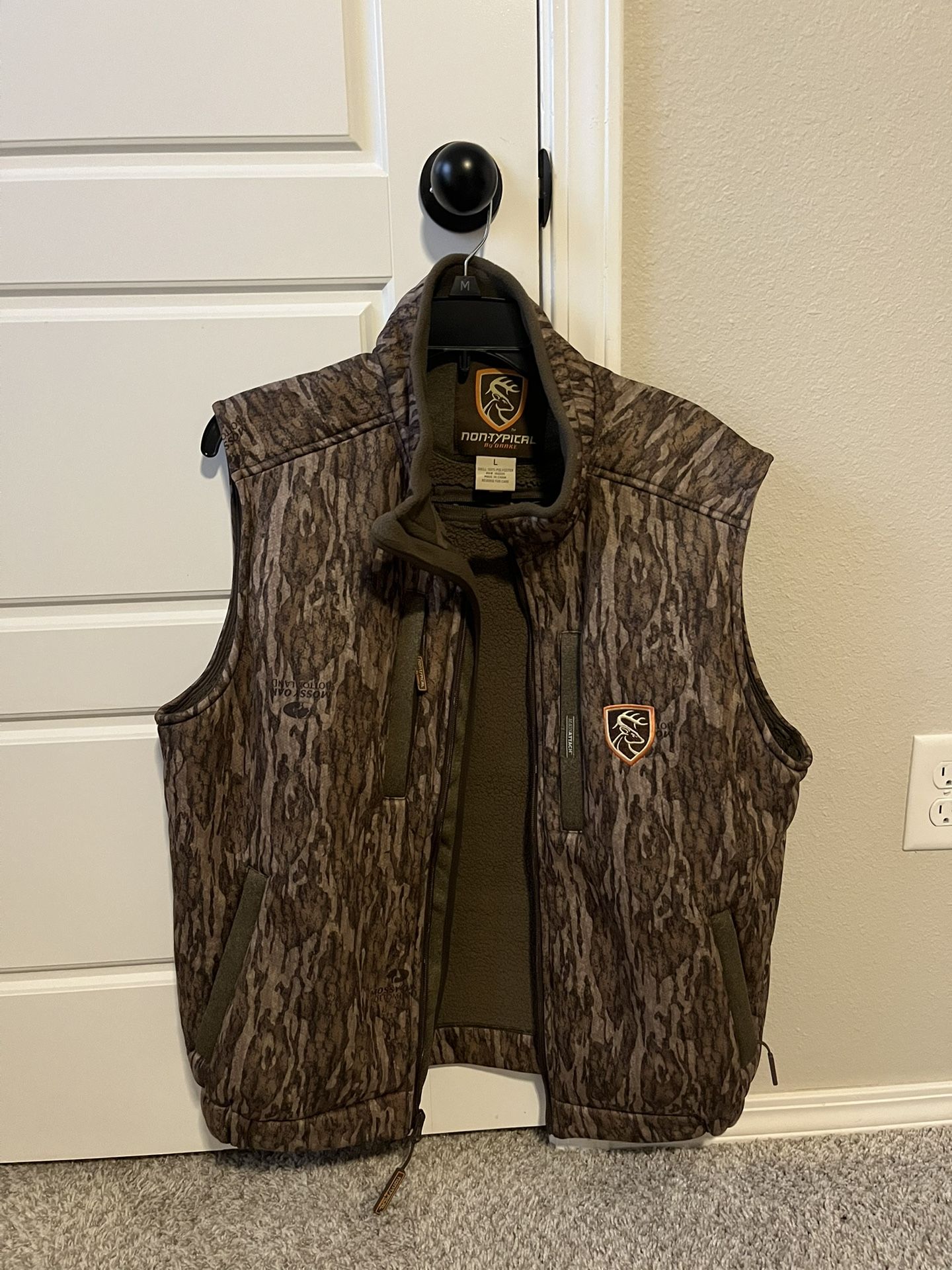 Drake Non Typical Mossy Oak Bottomland Vest