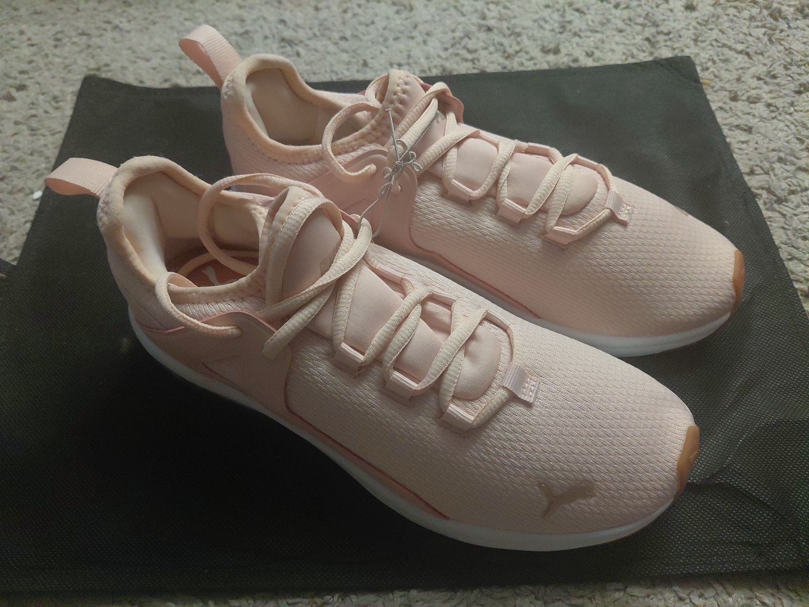 Womens Puma size 7