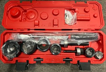 Milwaukee 1/2” x 2” Ratchet Knockout Set