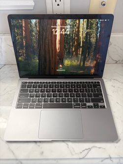 2020 MacBook Air 13 1.1Ghz i5 8GB 512GB Storage Space grey