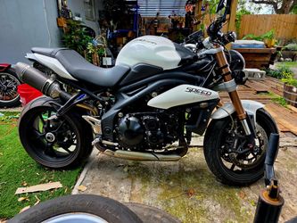 Triumph Speed Triple 1050
