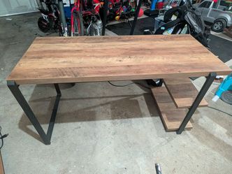 Computer desk