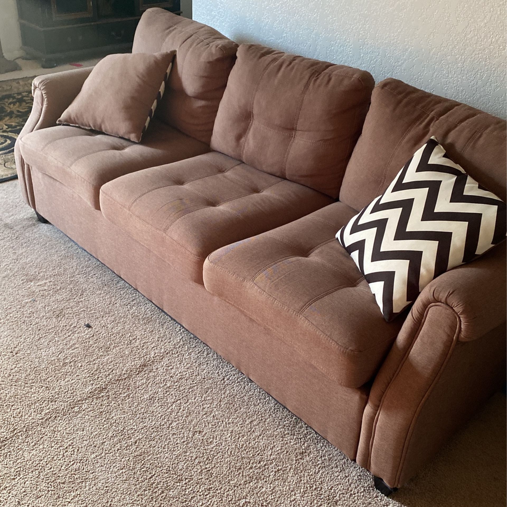 Good Condition Sofa Set