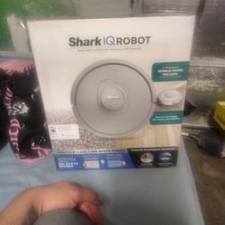 Shark IQ Robot 