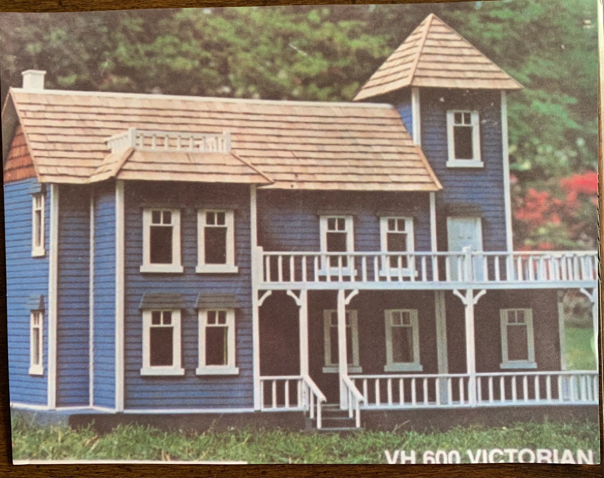 Dura-Craft VH-600 Victorian Mansion Doll House Kit.