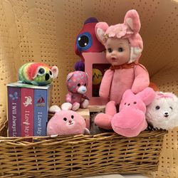 X Mas Story Time Basket 