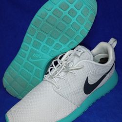 Men's Size 10 Nike Roshe One Run Calypso