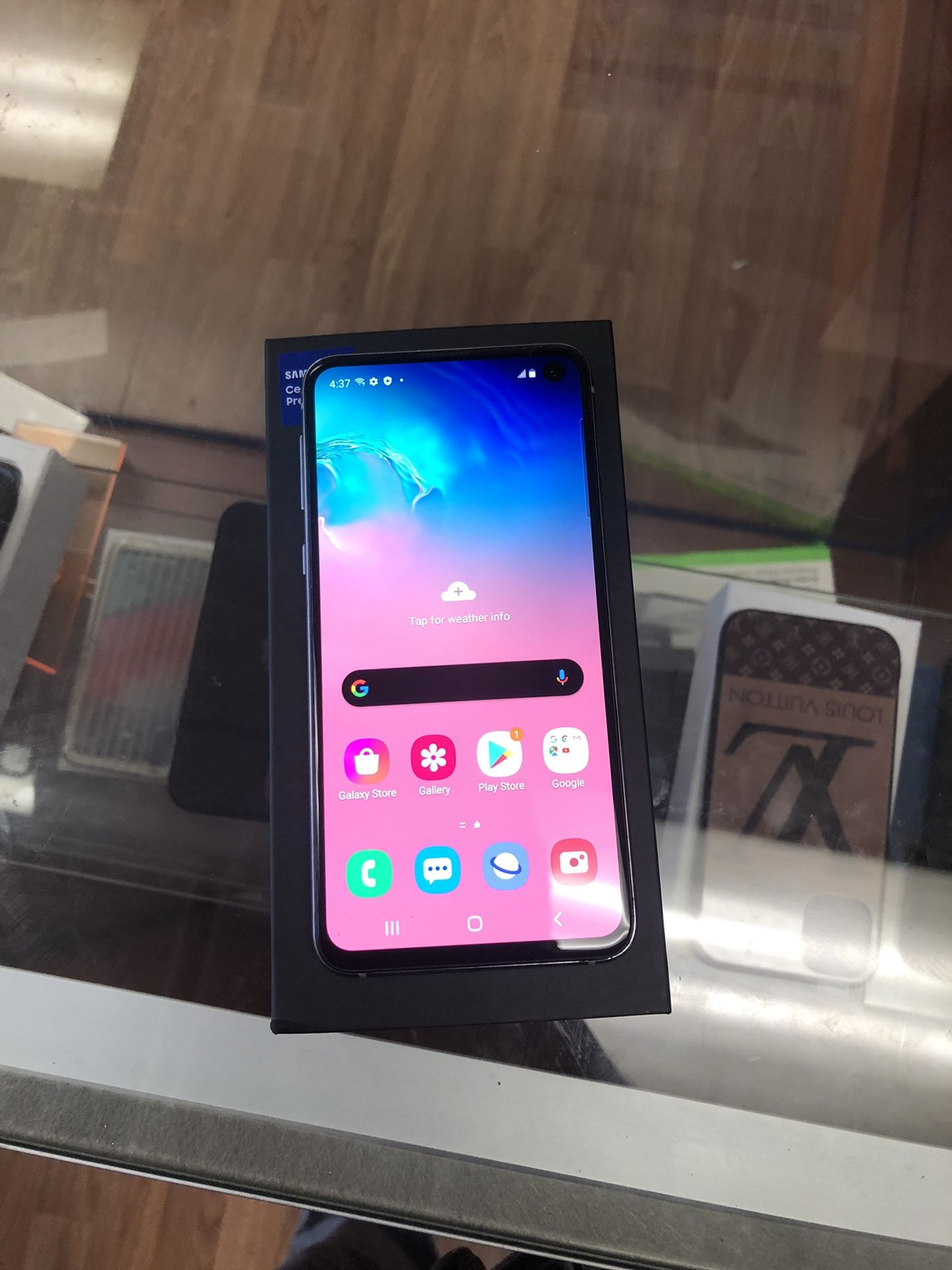 Samsung Galaxy S10e White Factory Unlocked ! 30 Days...