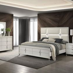 4 Piece Queen Bedroom Set With Queen Bed Frame Dresser Mirror And Nightstand On Sale Now