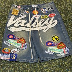 Vale Forever Skittles Patch 1980s Jean Shorts Size 34