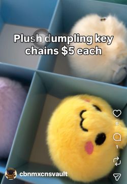 Plush dumpling keychain