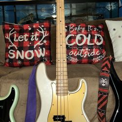 Fender Deluxe Active P/J Bass in Pearl 