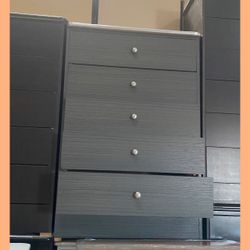 5 drawers dresser / Five drawers dresser