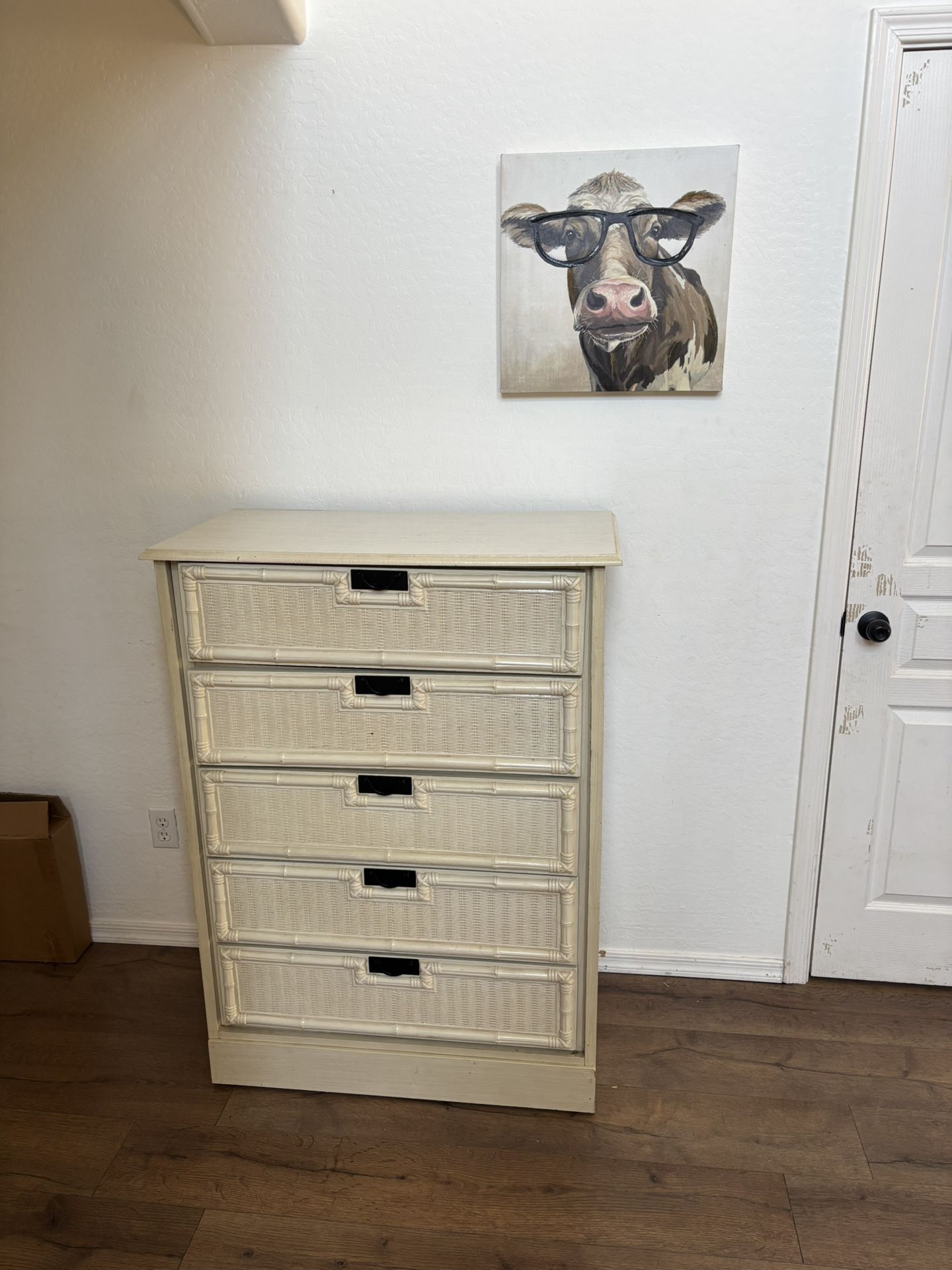 White 5 Drawer Dresser