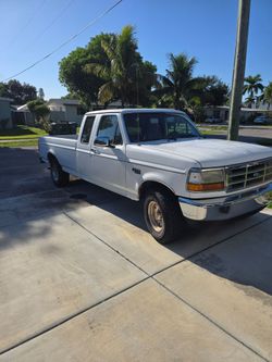 Ford F-250 Extended Cab Pickup Truck