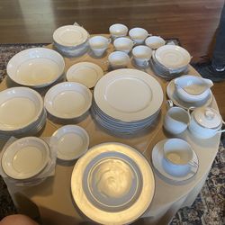 52 PC Modern China & Table Institute Wedding Day #5716