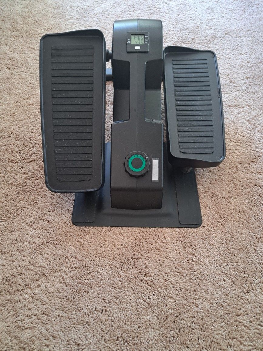 Cubii Foot Peddler
