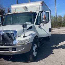 2005 International 4300 132k Miles 