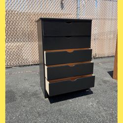 Dresser / Five drawers dresser
