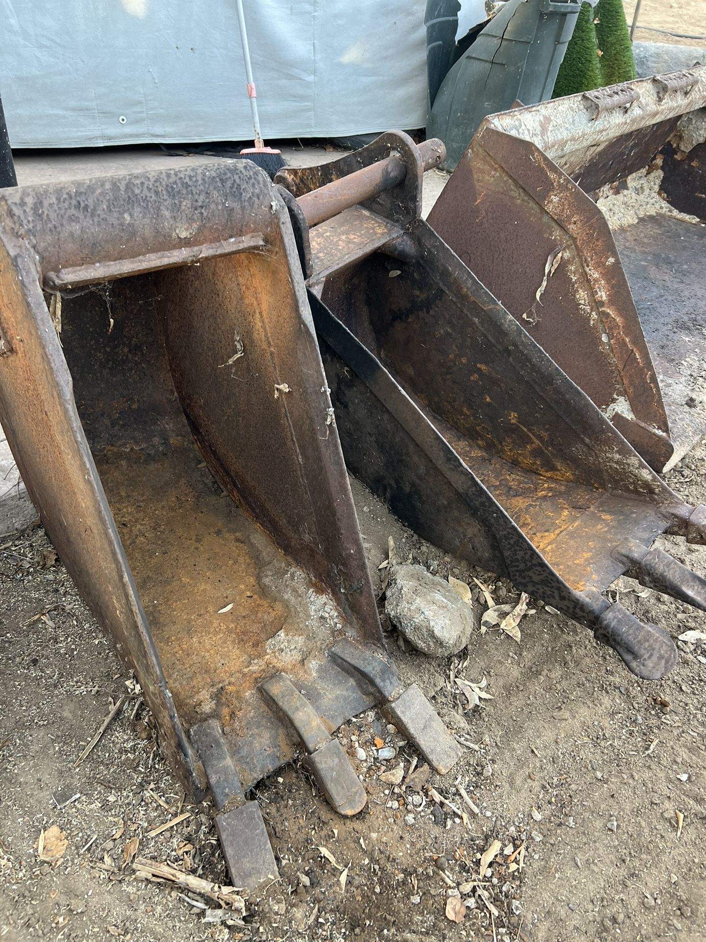 Buckets & Attachments