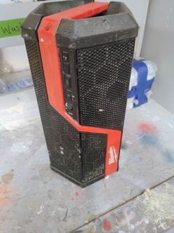 Milwaukee speaker box