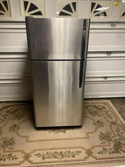Excellent Kenmore Refrigerator - Perfect Condition 