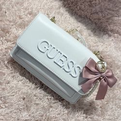 All White Guess Bag 🤍✨